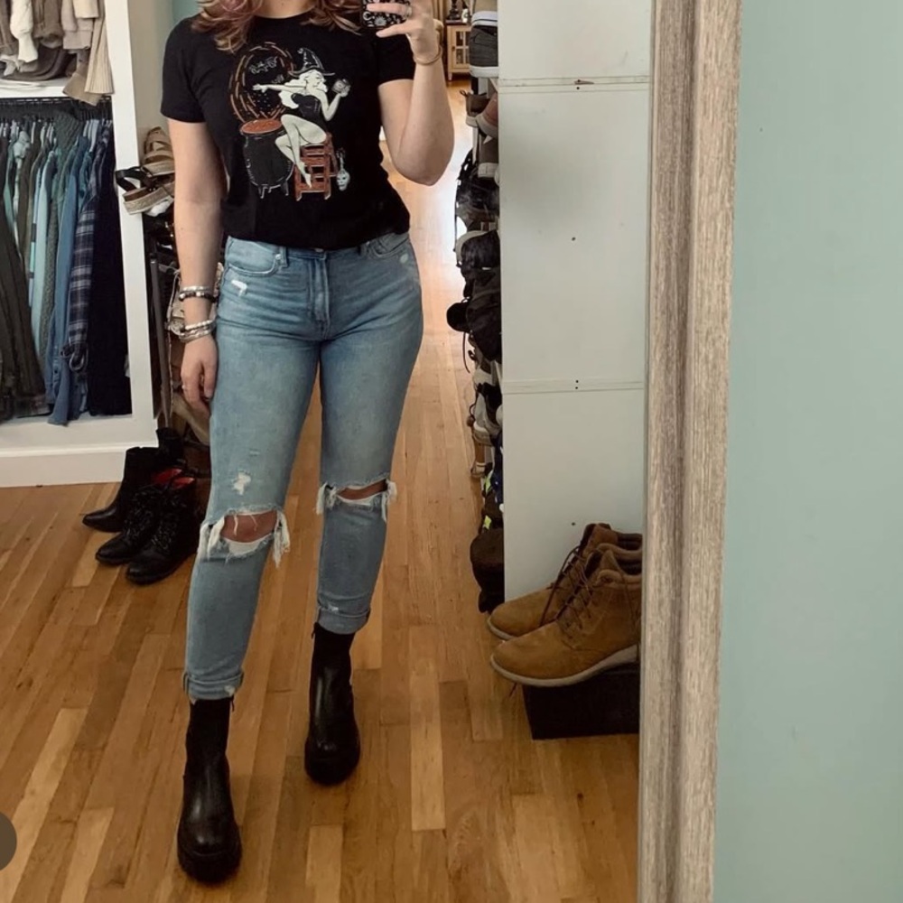 Mischief Made Size Medium Black Book of Spells Fitted Tee